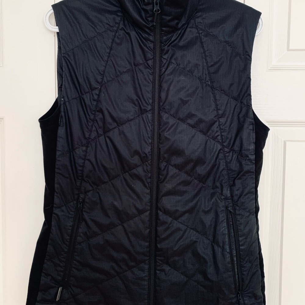 Icebreaker Women's Black Merinoloft vest -
Size Medium